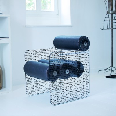 Chaise design édition limitée MW04 X Leah Kirsch « J'adore » en verre  - Assise Soshagro en mousse - Verre imprimé