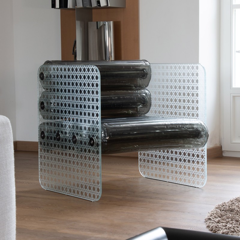Fauteuil MW01 "Cannage" - Assise en TPU Transtarent - verre. Fauteuil MW01 "Cannage" - Assise en TPU Transtarent - verre.