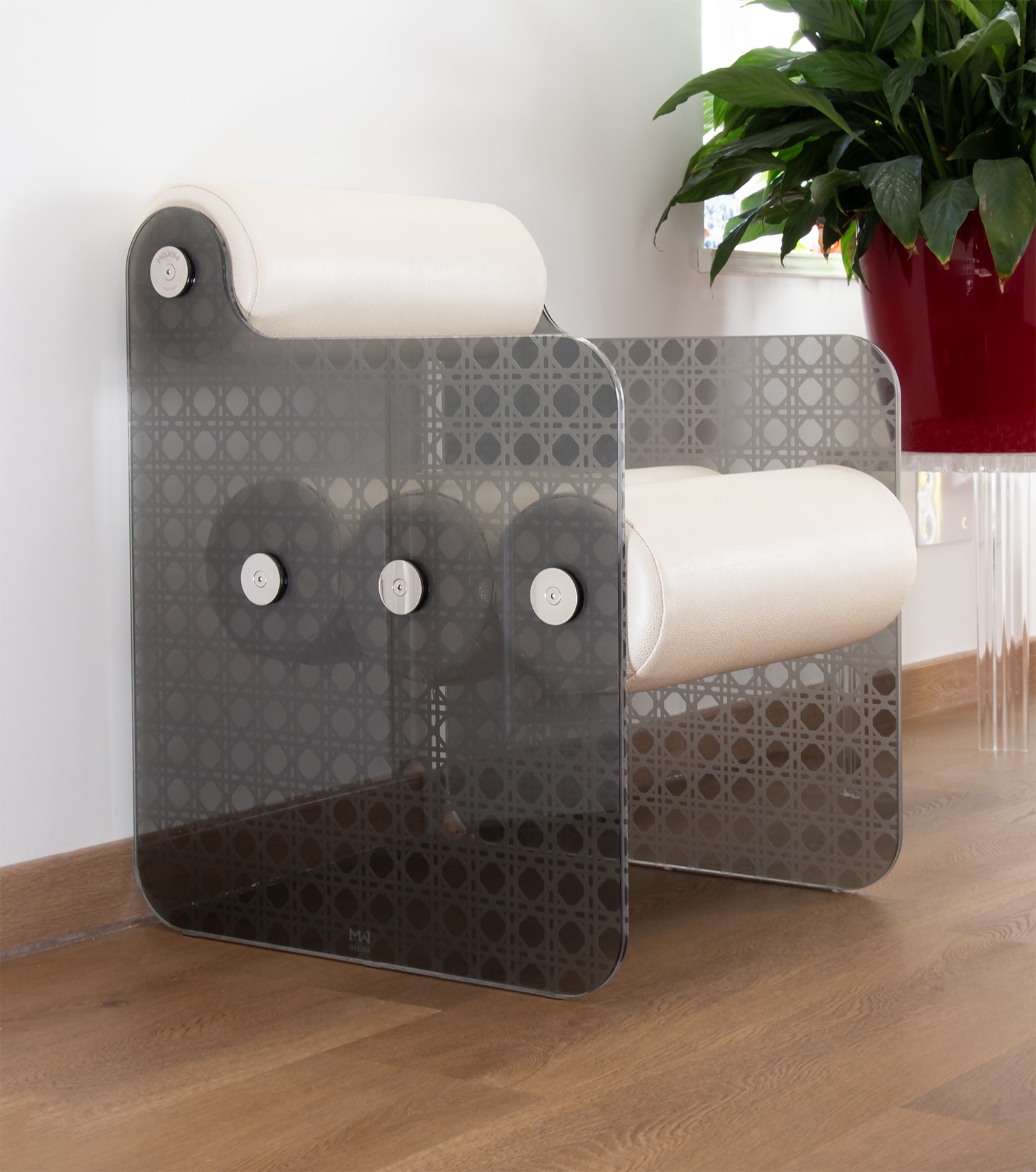 MW04 "Cannage" Chair - Foam seat - grey glass