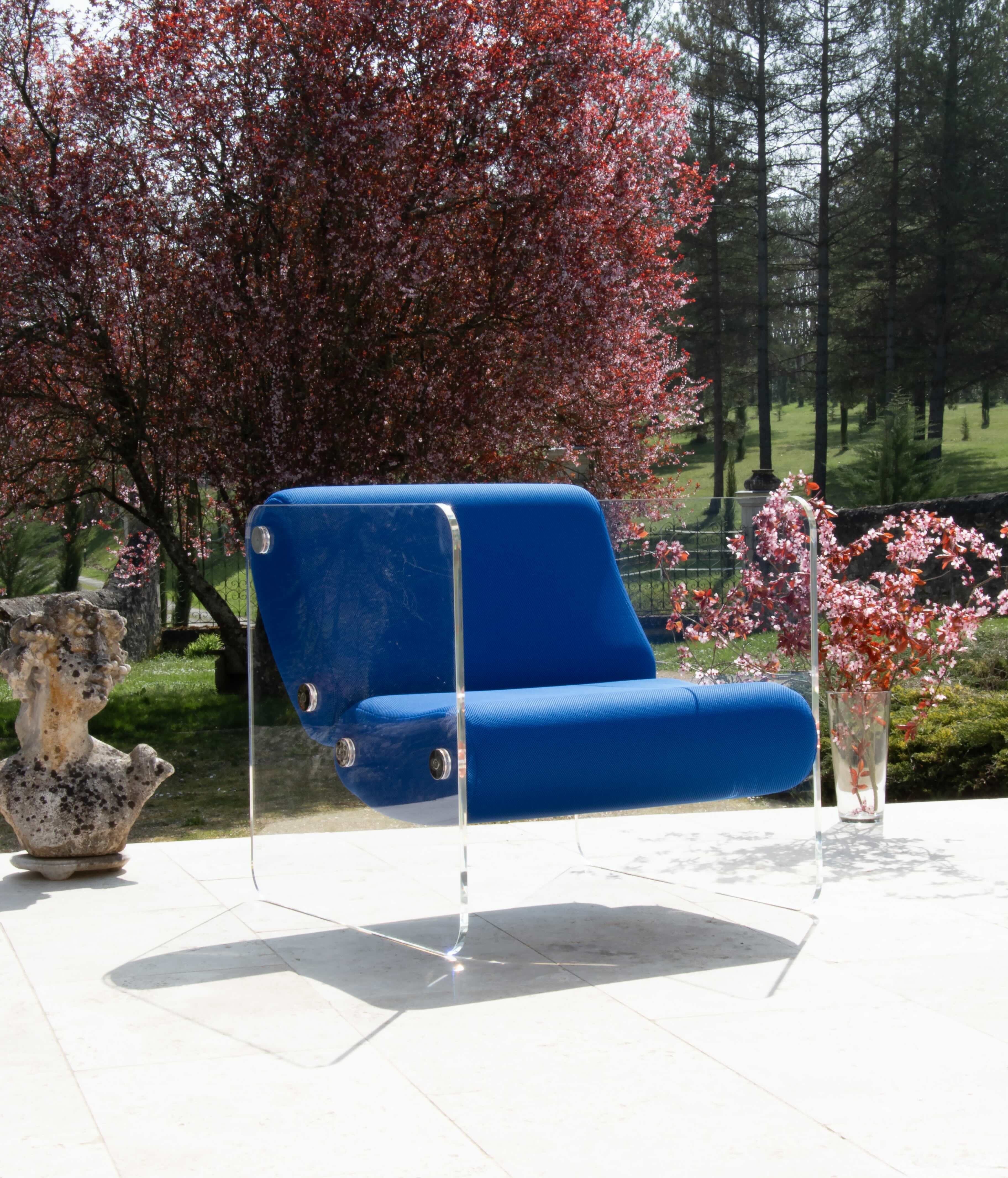Designer-Sessel MW08 aus Acrylglas - Schaumstoffsitz - Handgefertigt in Frankreich.