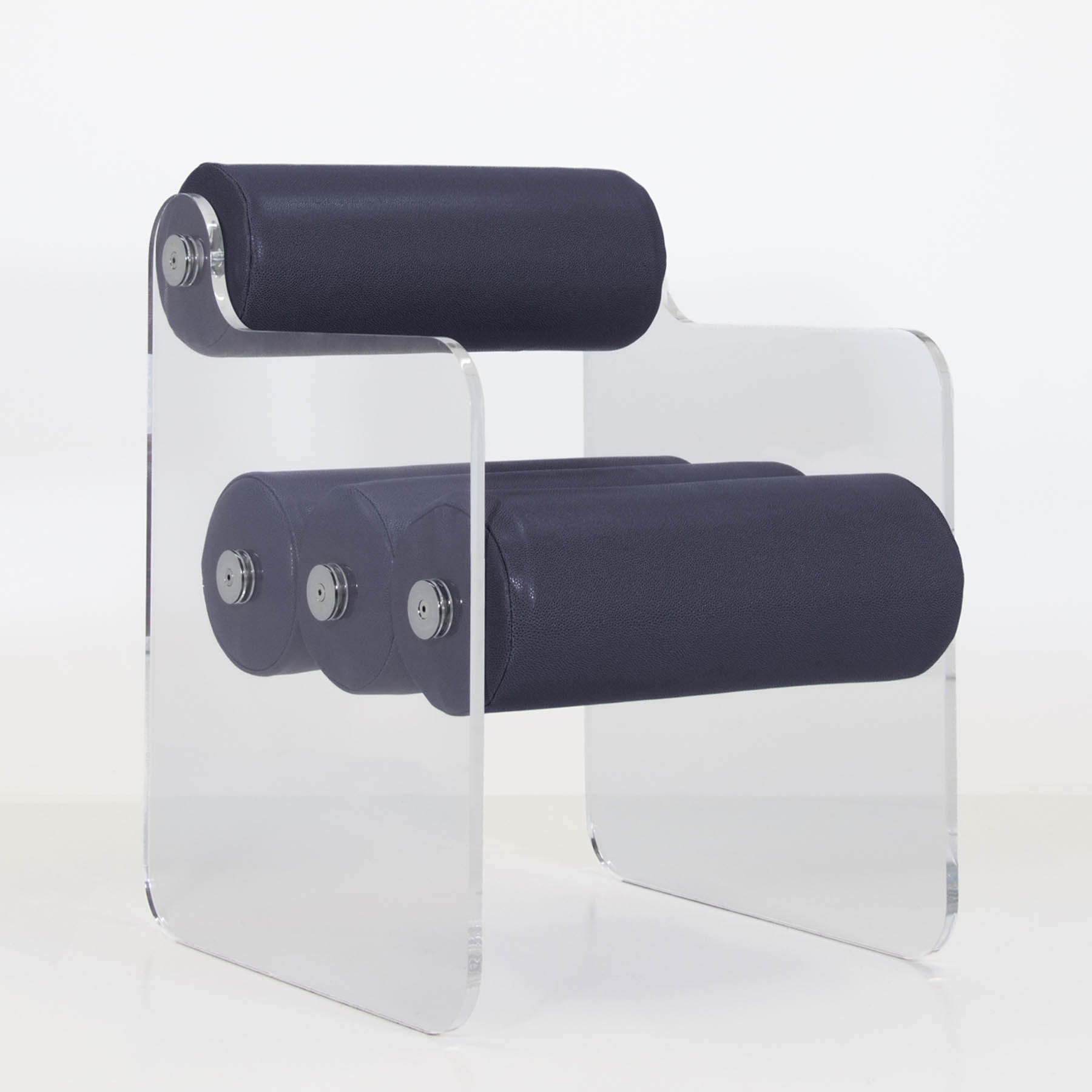 MW04 design chair in altuglas - Handmade in France.