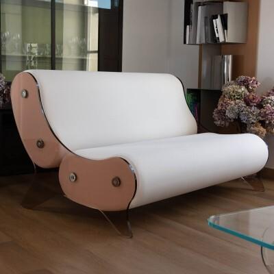 Design-Sofa MW06 aus PMMA - Handgefertigt in Frankreich.