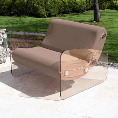 Fauteuil XL design MW03 en verre acrylique - Assise en mousse - Fait main en France. Fauteuil XL design MW03 en verre acrylique - Assise en mousse - Fait main en France.