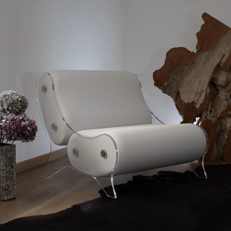 Fauteuil design MW06 – Parois en PMMA coulé, assise en mousse