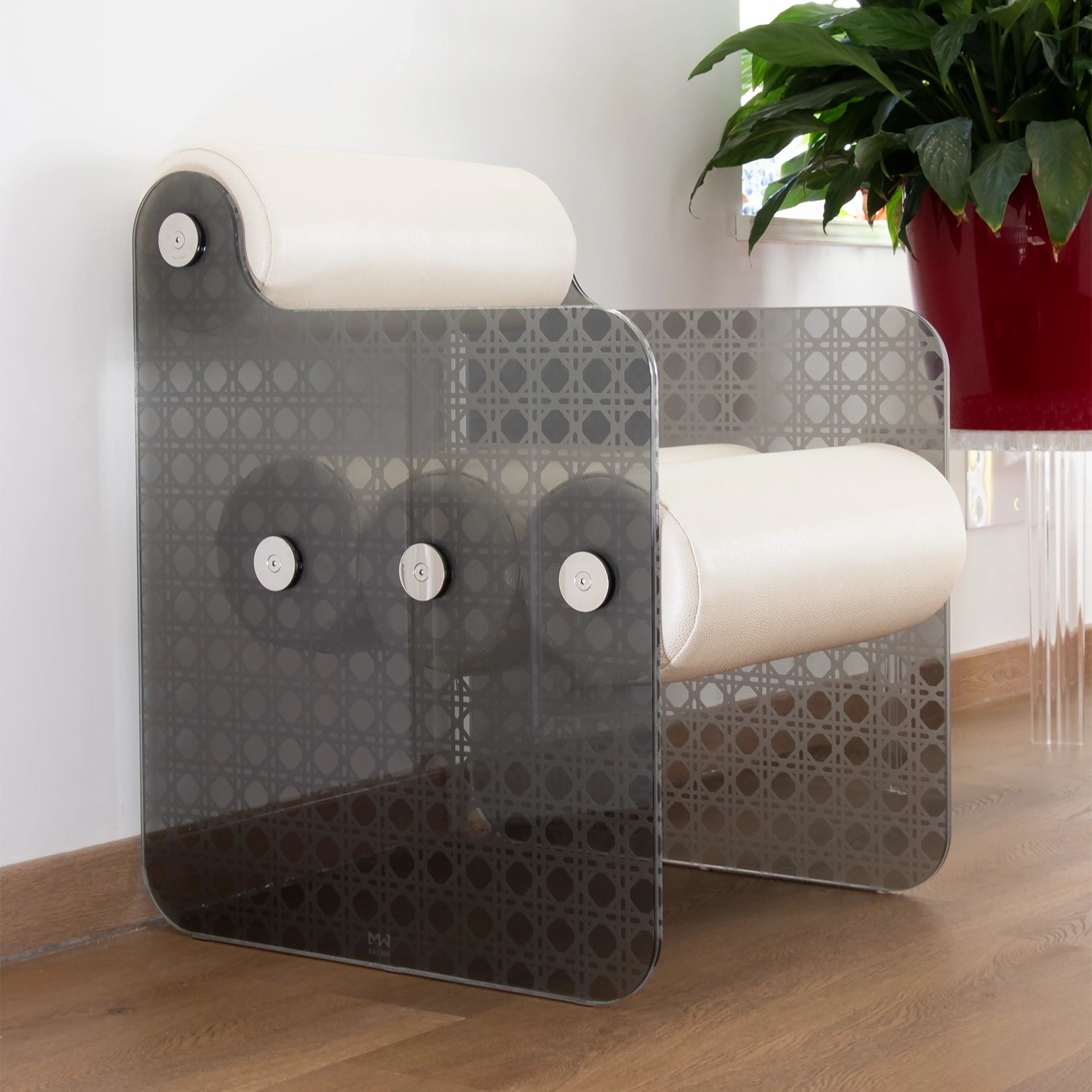 MW04 Stuhl Schaumstoff „Cannage“ aus grauem Glas