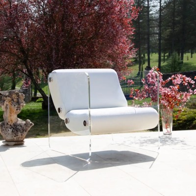 Fauteuil design MW08 en verre acrylique - Assise en mousse - Fait main en France.