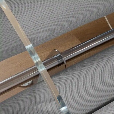 Design-Sessel MW07 R6 aus PMMA oder gehärtetem Glas – Schaumsitz – Handgefertigt in Frankreich.