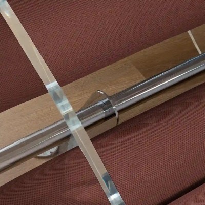 Design-Sessel MW07 R6 aus PMMA oder gehärtetem Glas – Schaumsitz – Handgefertigt in Frankreich.