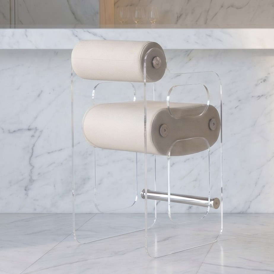 MW04 Design-Barhocker – Seitenteile aus gegossenem PMMA, bohnenförmige Sitzfläche aus Schaumstoff