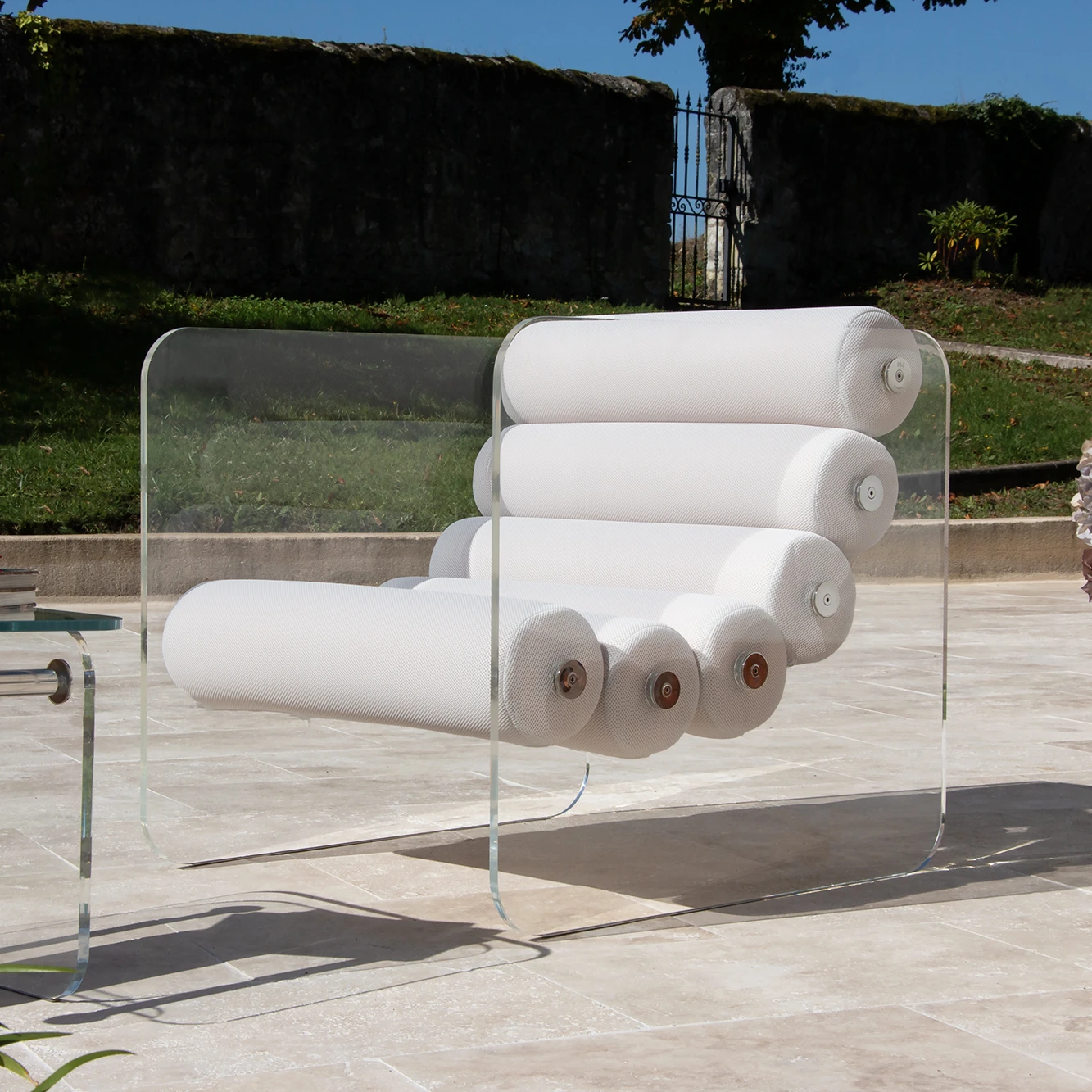 fauteuil-exterieur-design.webp